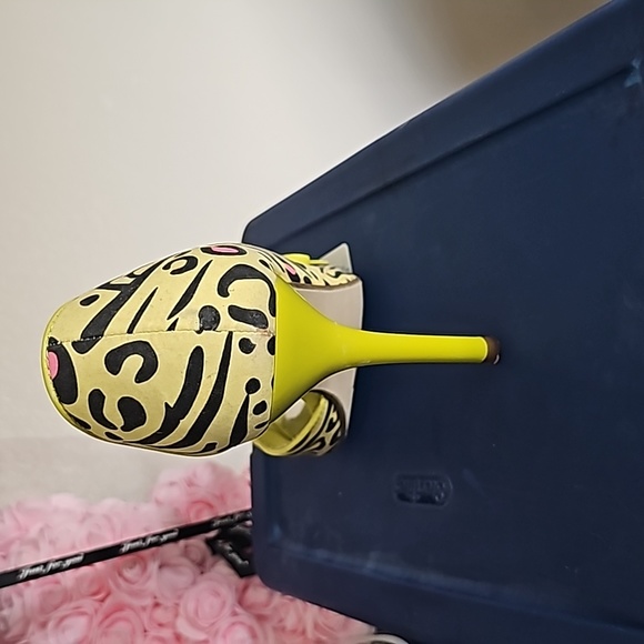 Open toed animal print pumps - Picture 4 of 4